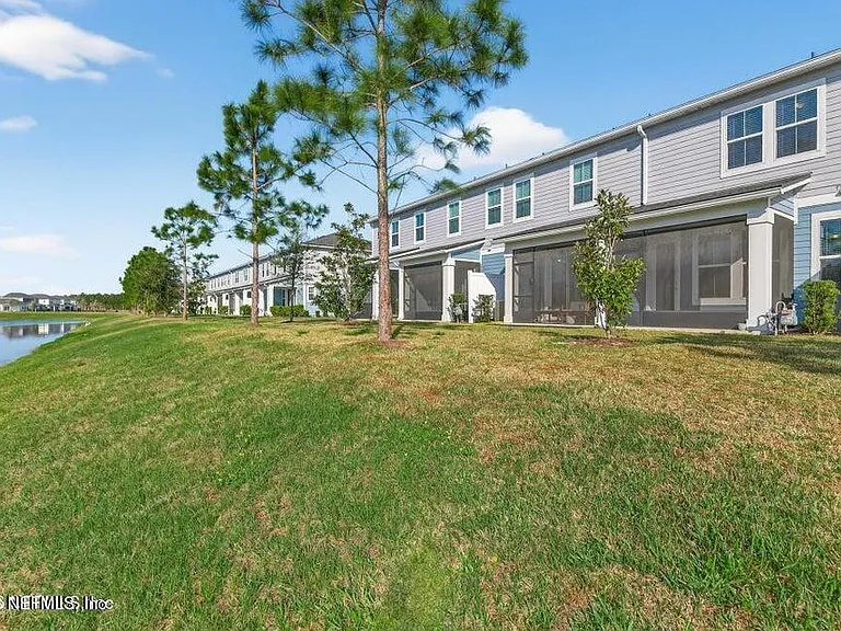 260 Brandon Lakes Dr — Photo 42