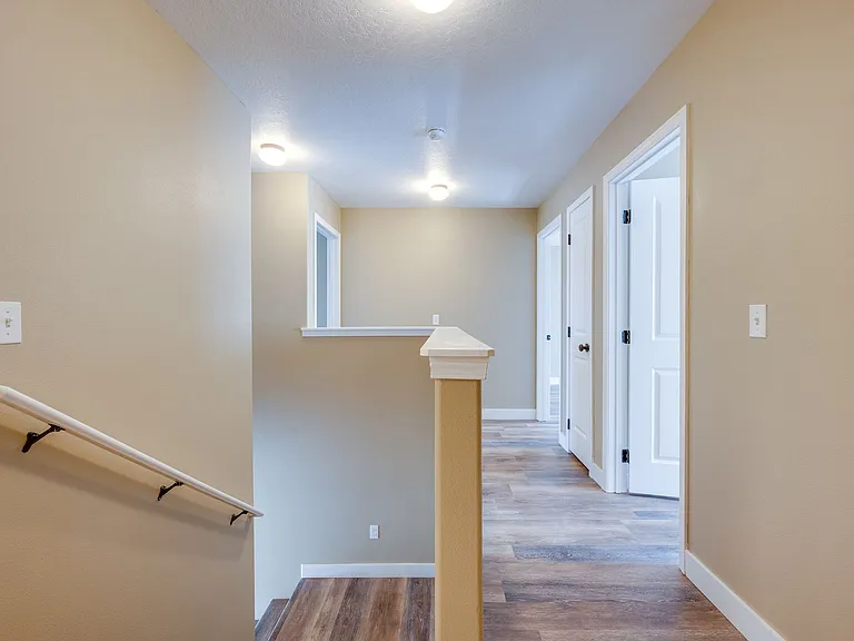 1262 SW Selway Ln — Photo 10