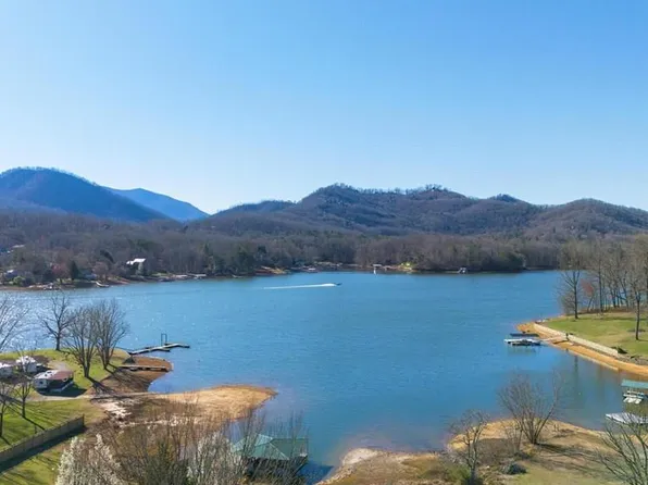 690 Elf School Rd, Hayesville, NC 28904