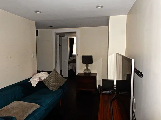 Rented by Aimee Grodanz, LREB | media 15