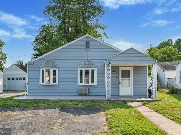 31 Scarlet Ave, Aston, PA 19014
