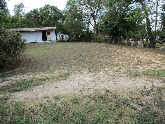5th image of 105 W Avenue A