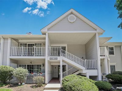 1066 Ash Dr, Mahwah, NJ, 07430