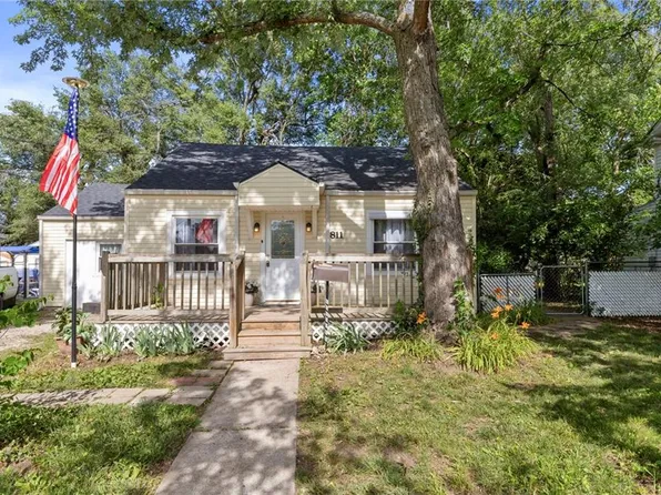 811 S Hickory St, Ottawa, KS 66067