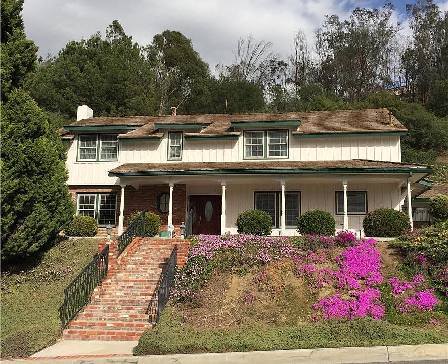 1st image of 1326 S South Hills Dr