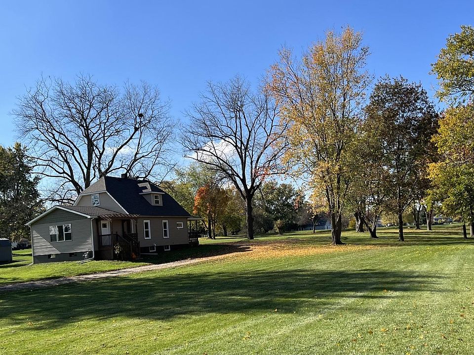 417 East St, Galva, IL 61434 Zillow