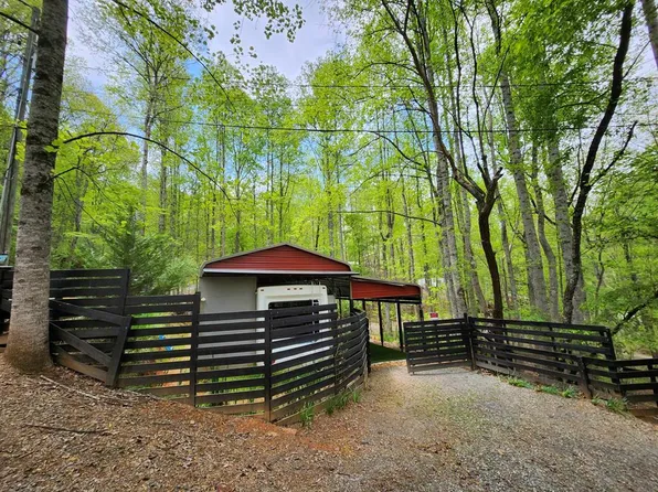 7 35th St, Ellijay, GA 30540