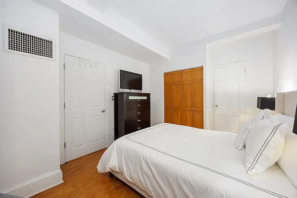 Rented by WAM Partners - William Moses Co. | media 22