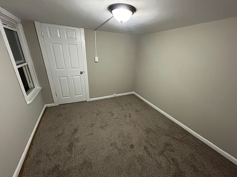 920 Roland Ave — Photo 13