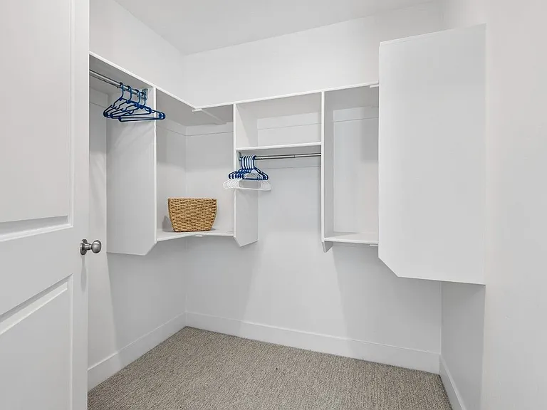 Lex Apartments — Photo 16