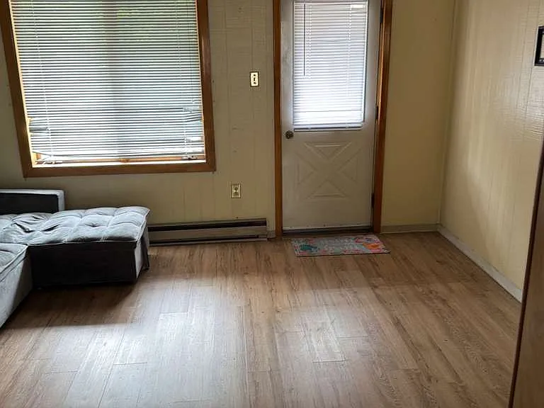 33 E Cherry St — Photo 3