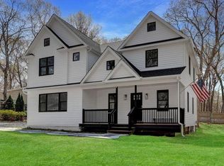 12 Syosset Rd, Sound Beach, NY 11789