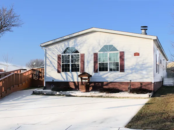 2327 Hiddenview Dr, Newport, MI 48166