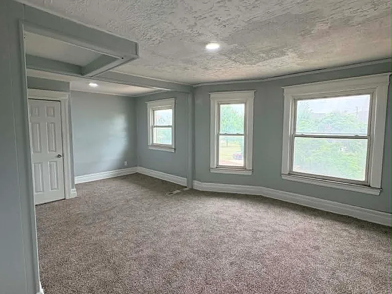 668 Pingree St — Photo 19