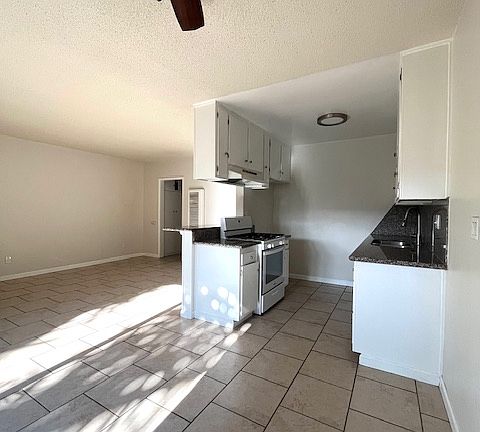 2nd image of 1129 E Ocean Blvd APT 4