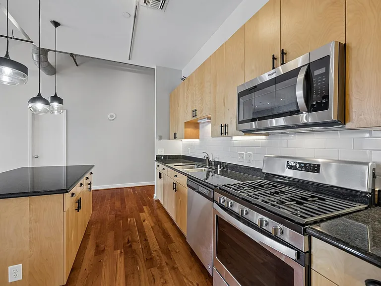 915 Franklin St #2L — Photo 20
