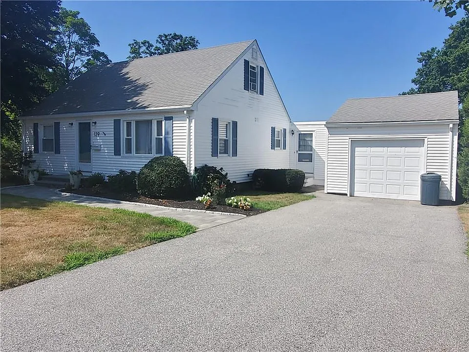 139 Coggeshall Ave