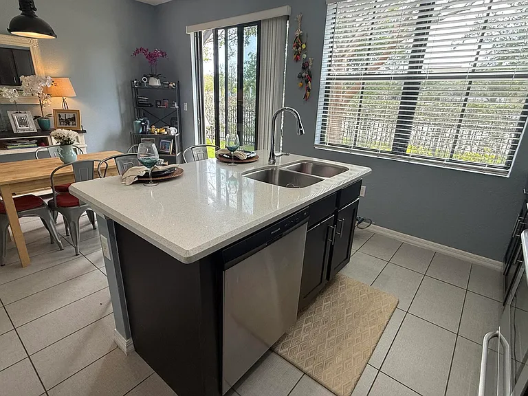 3332 NW 10th Ave — Photo 11