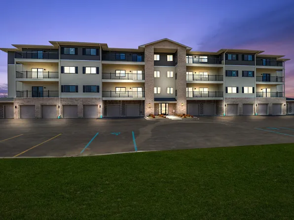 2034 W 75th Pl Unit 38, Merrillville, IN 46410