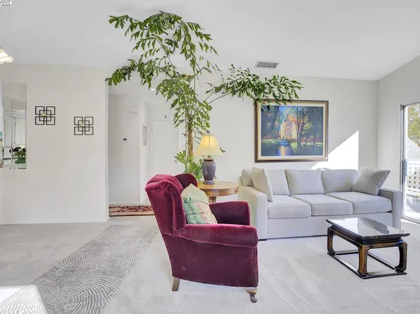 260 Napoli Ct, Hercules, CA 94547