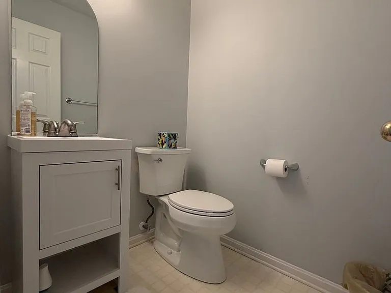 8325 Beacon Pl — Photo 5