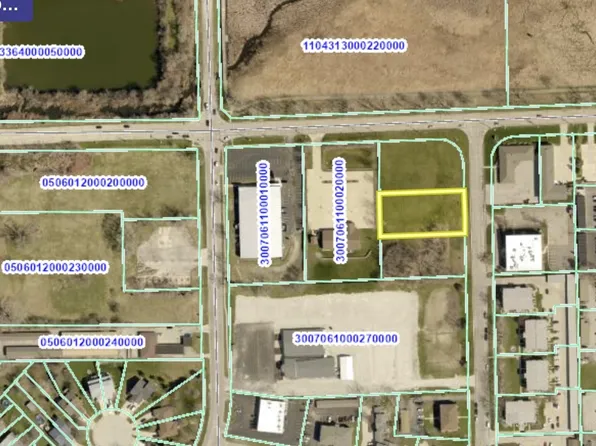 8 Rock Run Dr, Crest Hill, IL 60403