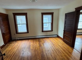1064 Pleasant St #2, Worcester, MA 01602
