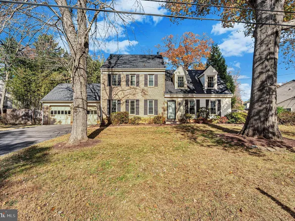 8617 Atwell Rd, Potomac, MD 20854