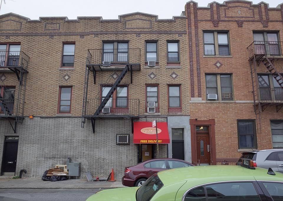 Building Photo 3