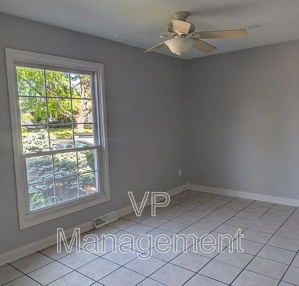 4547 Main St — Photo 12