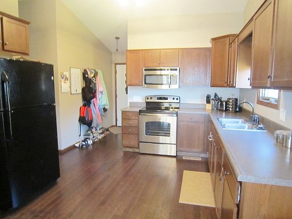 4th image of 202 Steamboat Dr