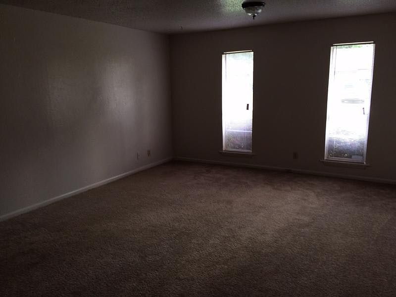 2nd image of 309 Blake Dr #A