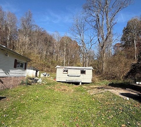 5th image of 262 Plantation Rd