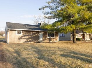 112 N Greenbriar Rd, Muncie, IN 47304