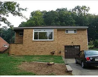 1150 Sarah St photo 1