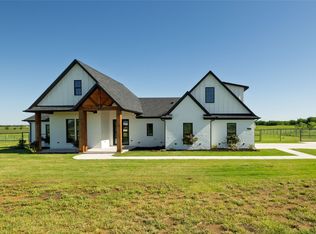 7196 Hawkeye Rd, Krum, TX 76249