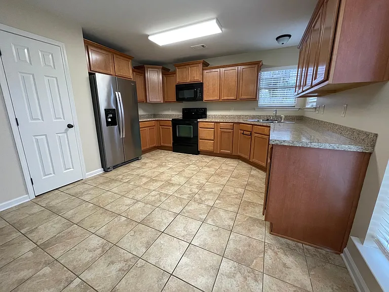 5719 Heritage Heights Dr — Photo 5