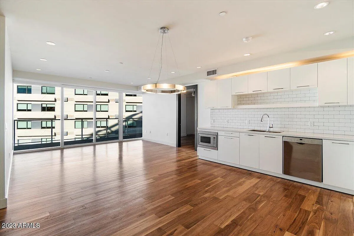 2 bed, 2.0 bath, 1259 sqft, $3,600 — Photo 4