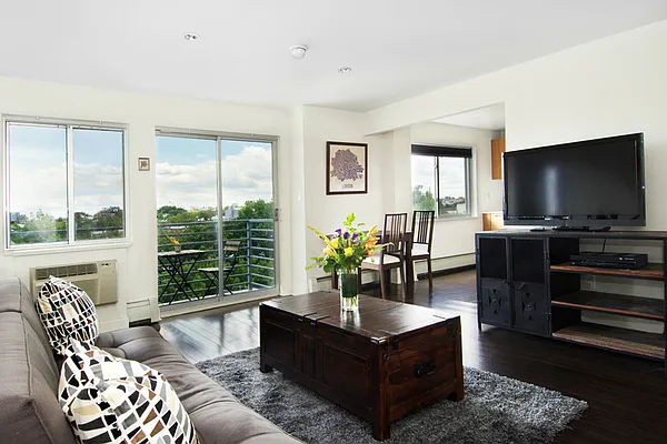 Sold by Brooklyn Bridge | media 1