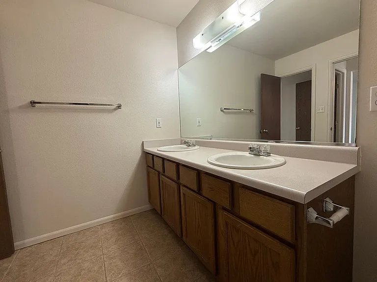5307 Imperial Ct — Photo 9