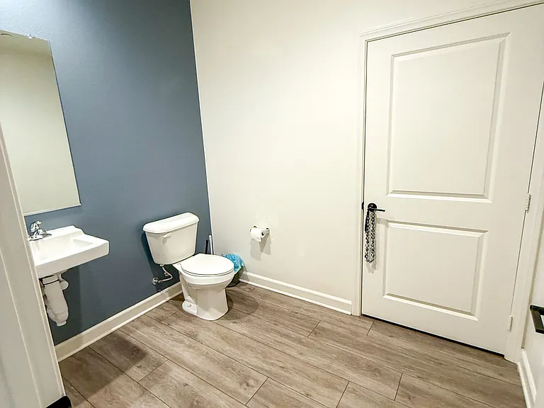 953 Slate St — Photo 15