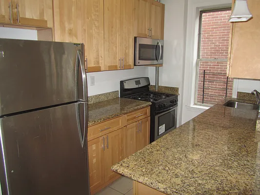 Rented by Beekman Street Realty | media 2