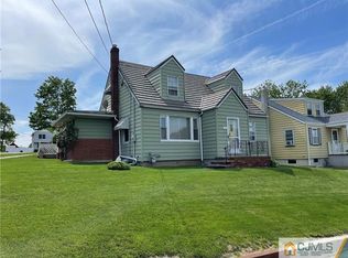 201 Russell St, Woodbridge, NJ 07095