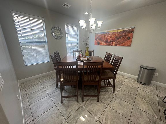 5th image of 1906 E Holiday Ln