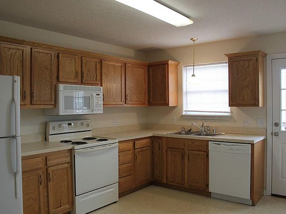 4th image of 103 Parker Pl