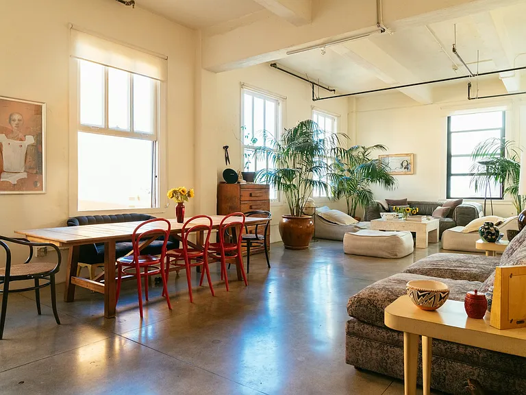 738 S Los Angeles St — Photo 22