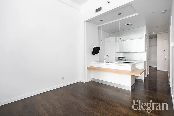 Rented by (Legacy) Elegran | media 14