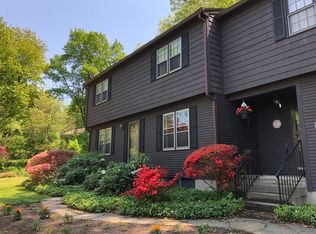 16 Stagecoach Rd, Amherst, MA 01002