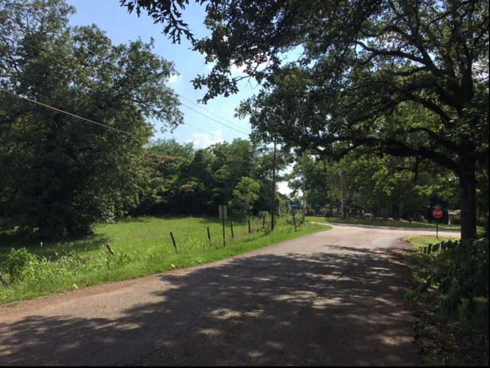 2nd image of 2 Grand Ave
