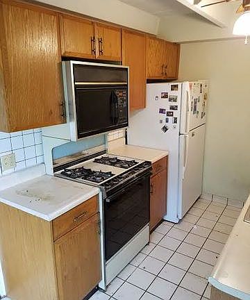 4th image of 1922 W Hood Ave APT 2A
